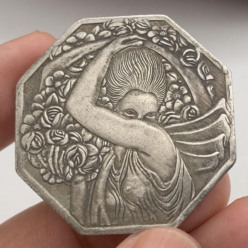 Stray coins, French octagonal coins, brass old silver, roses, beauty commemorative medals, craft toys, copper coins, gifts
Stray coins, French octagonal coins, brass old silver, roses, beauty commemorative medals, craft toys, copper coins, gifts