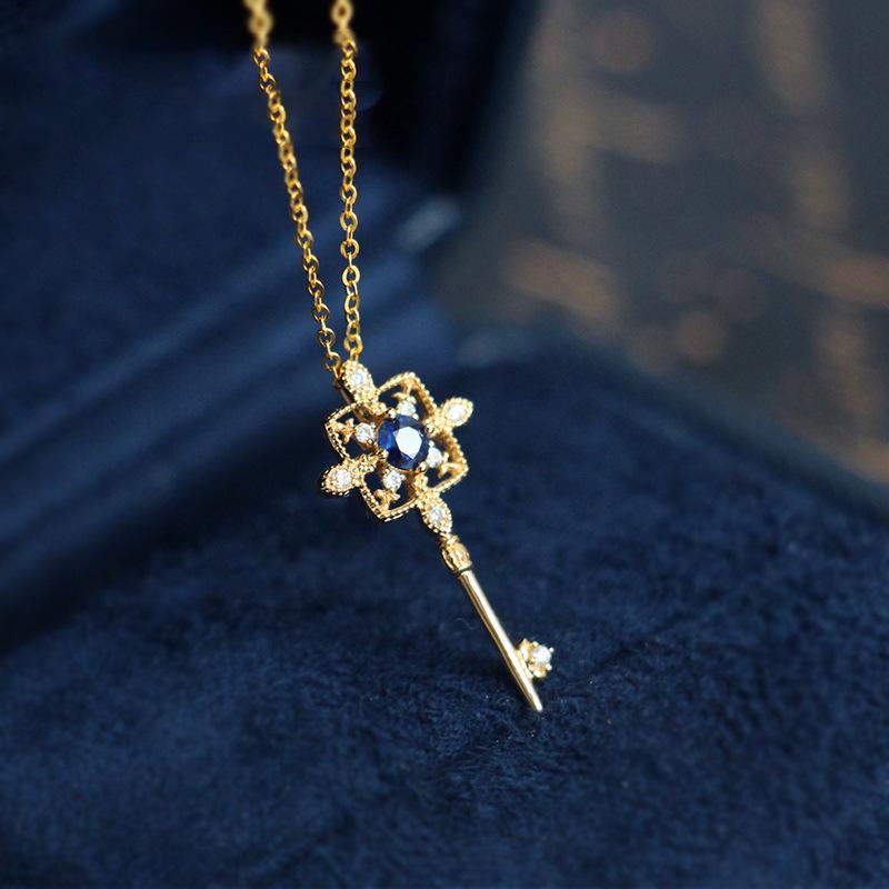 S925 Sterling Silver Key Necklace with Inlaid Zircon, Gold-Plated Pendant, Women’s Fashion Clavicle Chain 925 Silver
S925 Sterling Silver Key Necklace with Inlaid Zircon, Gold-Plated Pendant, Women’s Fashion Clavicle Chain 925 Silver