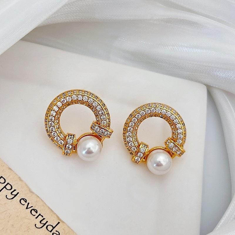 French High-End Zircon Stud Earrings, Unique Personality, Geometric Round Stud Earrings, Commuting Versatile Temperament Earrings, Women
French High-End Zircon Stud Earrings, Unique Personality, Geometric Round Stud Earrings, Commuting Versatile Temperament Earrings, Women