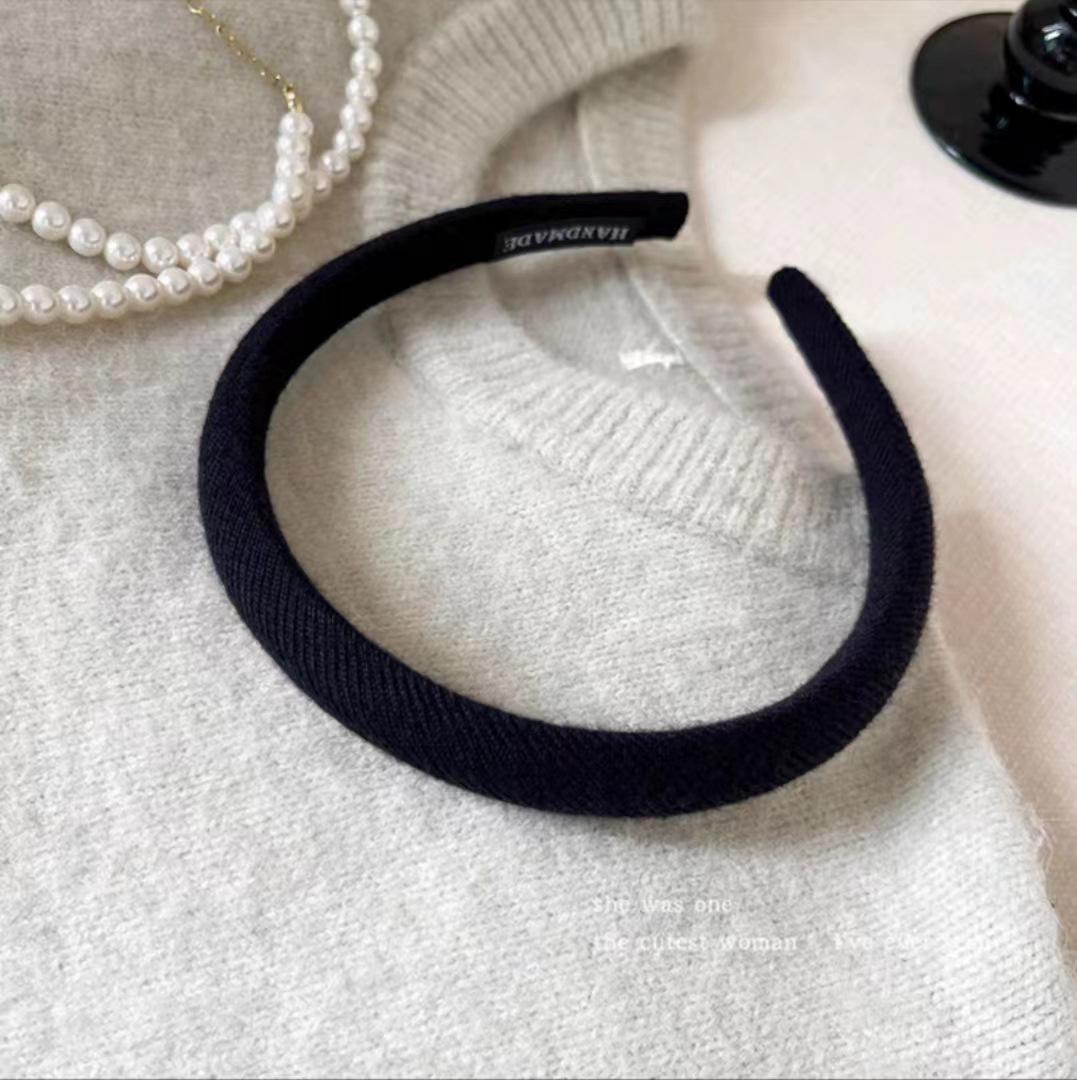 Высококачественная тканевая ретро-повязка на голову для женщин - универсальный аксессуар для волос на осень/зиму чёрный
Высококачественная тканевая ретро-повязка на голову для женщин - универсальный аксессуар для волос на осень/зиму чёрный