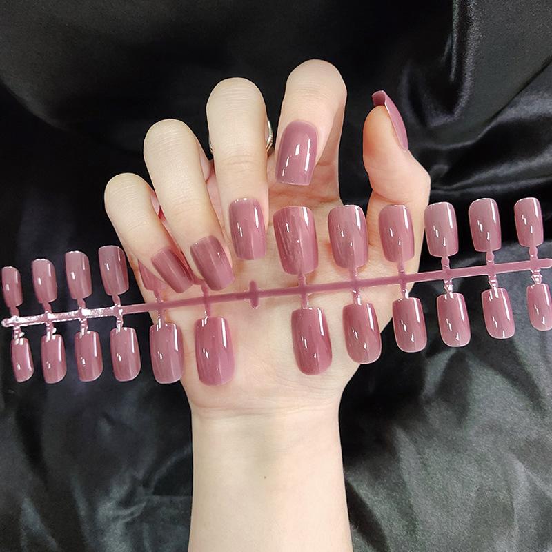 24 шт./набір DIY Quick Nails Довга квадратна головка Одноколірні накладні нігті Багатокольорові смужки Готовий одяг Манікюр
24 шт./набір DIY Quick Nails Довга квадратна головка Одноколірні накладні нігті Багатокольорові смужки Готовий одяг Манікюр