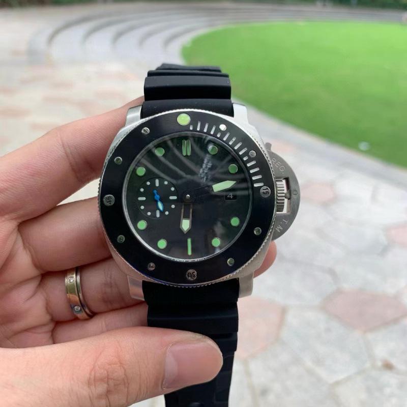 Чоловічий дайверський годинник Panerai Luminor 1404 Series PAM1391/1565 з нейлоново-гумовим ремінцем
Чоловічий дайверський годинник Panerai Luminor 1404 Series PAM1391/1565 з нейлоново-гумовим ремінцем