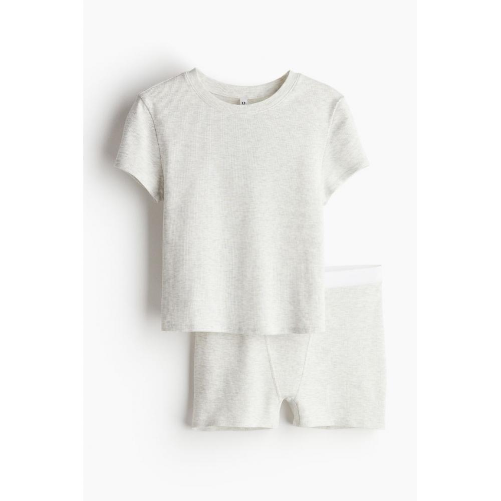 Пижамная футболка HM на шнурке светло-серого меланжа
Пижамная футболка HM на шнурке светло-серого меланжа