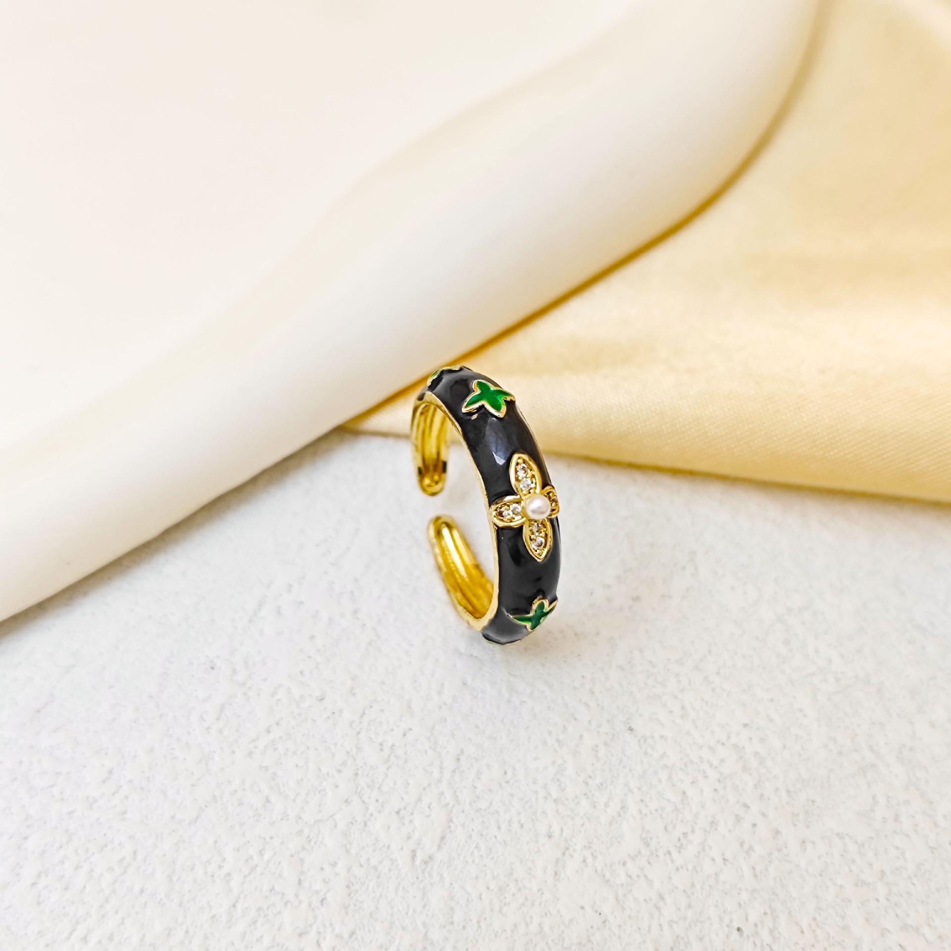 Cloisonné Pearl Four-Leaf Clover Enamel Ring with Drip Glaze - Women s Luxury Jewelry
Cloisonné Pearl Four-Leaf Clover Enamel Ring with Drip Glaze - Women s Luxury Jewelry