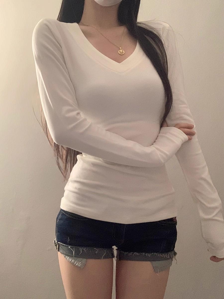 Spicy Girl V-neck Velvet Long-Sleeve T-shirt - Women s Autumn/Winter Slimming, Warm, Waist-Cinched Base Layer XL (58-63 kg)
Spicy Girl V-neck Velvet Long-Sleeve T-shirt - Women s Autumn/Winter Slimming, Warm, Waist-Cinched Base Layer XL (58-63 kg)