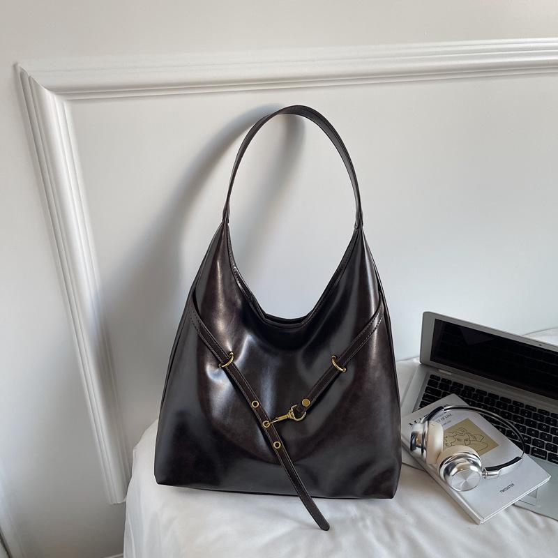 Korean version of high-value large-capacity bag women s bag 2025 autumn new casual backpack women s commuter tote bag
Korean version of high-value large-capacity bag women s bag 2025 autumn new casual backpack women s commuter tote bag