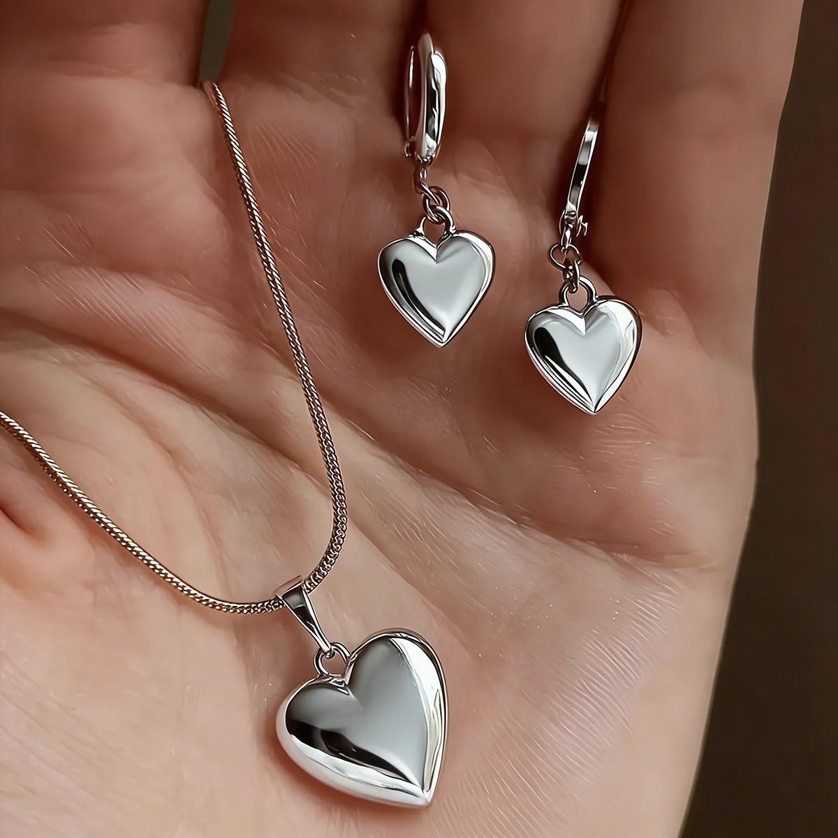 Heart Pendant Necklace and Earrings Jewelry Set Silver Tone Stainless Steel Chain and Dangle Heart Charm for Women and Girls Gift One Size
Heart Pendant Necklace and Earrings Jewelry Set Silver Tone Stainless Steel Chain and Dangle Heart Charm for Women and Girls Gift One Size