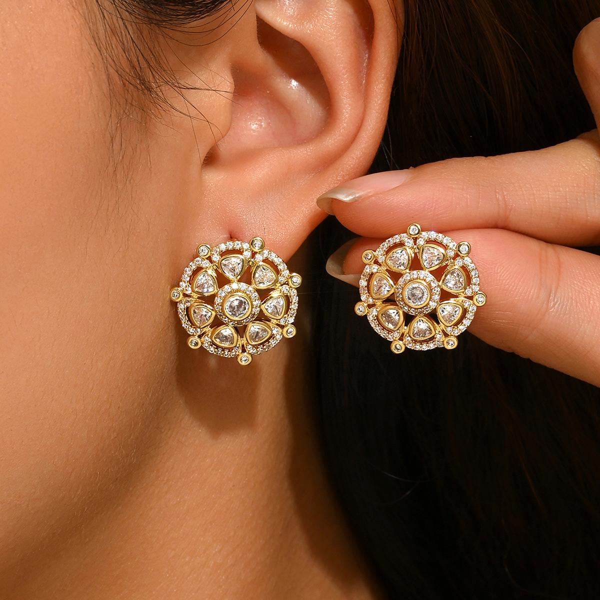 Vintage Floral CZ Stud Earrings for Women 20mm Round Paved Cubic Zirconia Earrings Gold Color Boho Wedding Party Jewelry
Vintage Floral CZ Stud Earrings for Women 20mm Round Paved Cubic Zirconia Earrings Gold Color Boho Wedding Party Jewelry