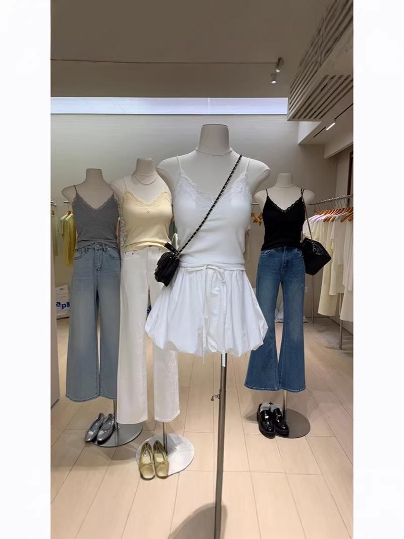 Korean Style Lace Trim V-Neck Knit Camisole: Women s Summer Tank Top Large білий
Korean Style Lace Trim V-Neck Knit Camisole: Women s Summer Tank Top Large білий