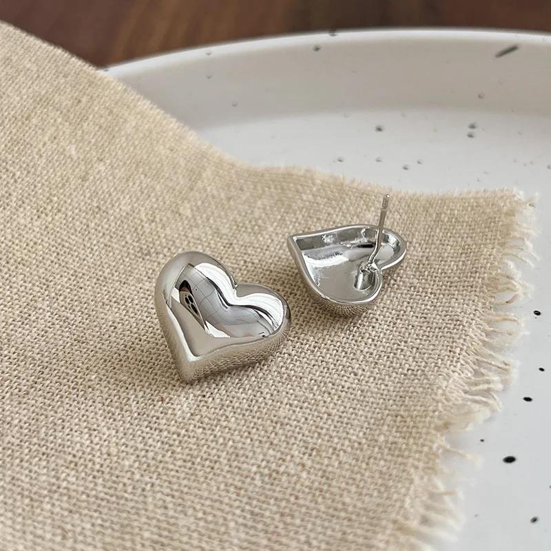 Trend Heart Gold Color Smooth Stud Earring for Women Temperament Korean Design Simple Cute LOVE Wedding Zircon Girl Gift
Trend Heart Gold Color Smooth Stud Earring for Women Temperament Korean Design Simple Cute LOVE Wedding Zircon Girl Gift