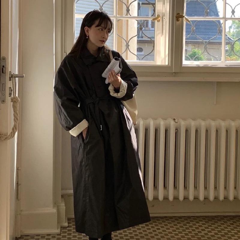 Весняне корейське ретро довге приталене пальто-вітрівка з лацканами та шнурівкою для жінок 2025 One Size чорний
Весняне корейське ретро довге приталене пальто-вітрівка з лацканами та шнурівкою для жінок 2025 One Size чорний