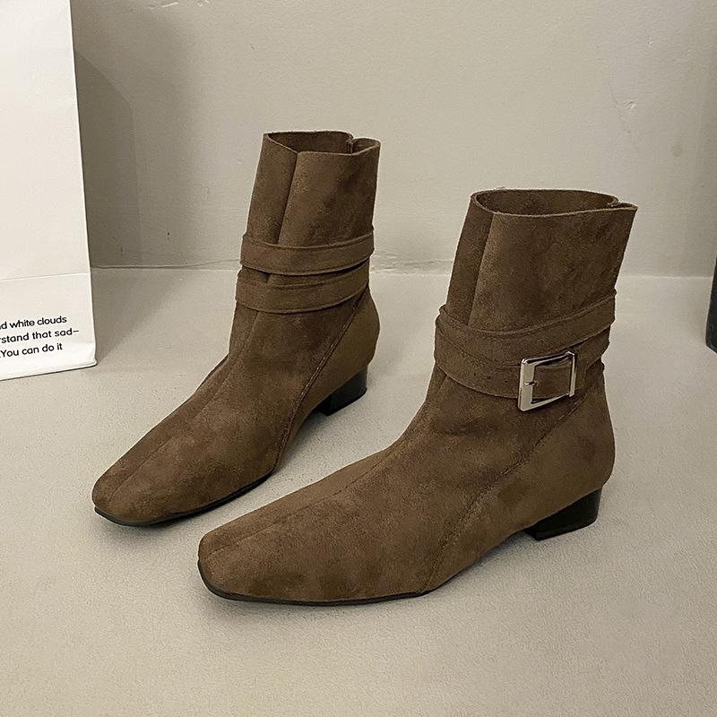 2025 autumn and winter Korean version new niche design retro French thick heel small square head western boots medium boots women s boots 40 коричневый
2025 autumn and winter Korean version new niche design retro French thick heel small square head western boots medium boots women s boots 40 коричневый