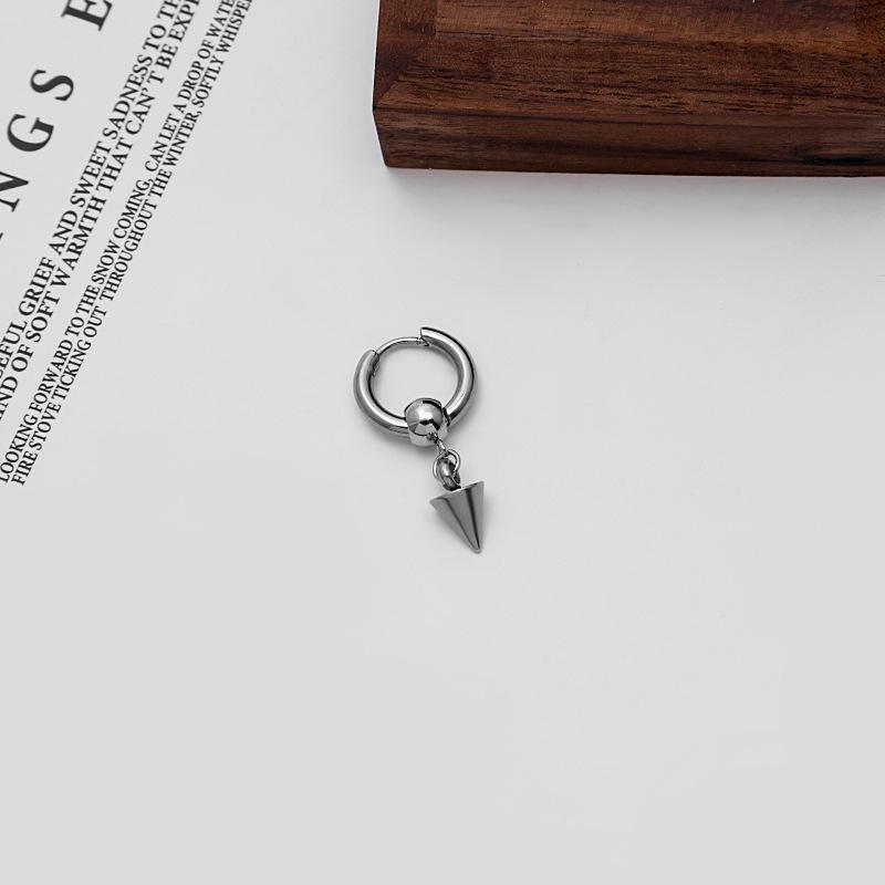 Корейские серьги-кисточки из нержавеющей стали с заклепками в форме конуса и перьев
Корейские серьги-кисточки из нержавеющей стали с заклепками в форме конуса и перьев