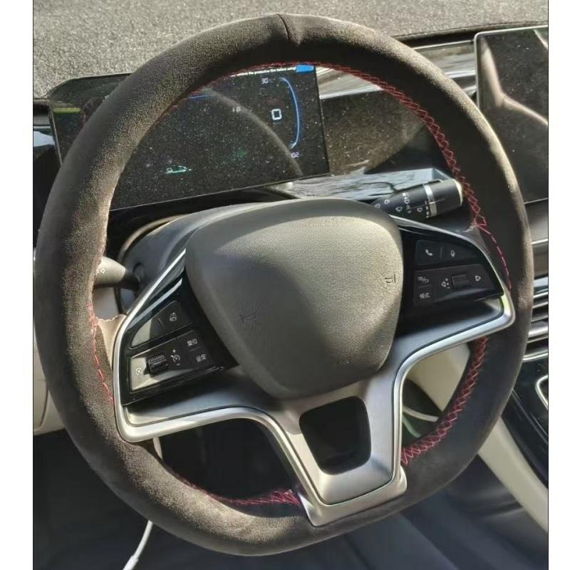 Auto Interior Hand-stitched Black Suede Leather Car Steering Wheel Cover For BYD Song Plus Dmi Pro EV New Energy Qin Plus Purple Thread
Auto Interior Hand-stitched Black Suede Leather Car Steering Wheel Cover For BYD Song Plus Dmi Pro EV New Energy Qin Plus Purple Thread