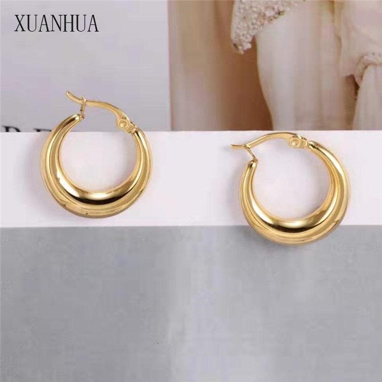 Sleek Stainless Steel Round Ear Cuffs: European & American Minimalist Fashion Earrings
Sleek Stainless Steel Round Ear Cuffs: European & American Minimalist Fashion Earrings