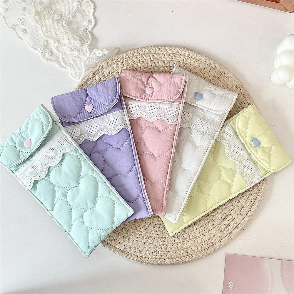 Multipurpose Sunglasses Storage Box Quilted Cotton Sunglasses Storage Pouch Cute Sunglasses Case фіолетовий
Multipurpose Sunglasses Storage Box Quilted Cotton Sunglasses Storage Pouch Cute Sunglasses Case фіолетовий