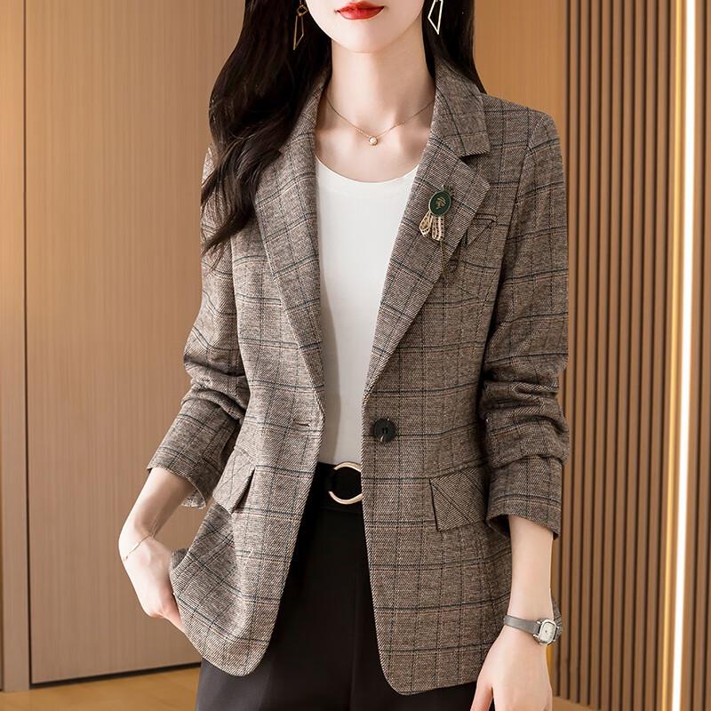 Women s Chic Grey Plaid Commuter Blazer
Women s Chic Grey Plaid Commuter Blazer