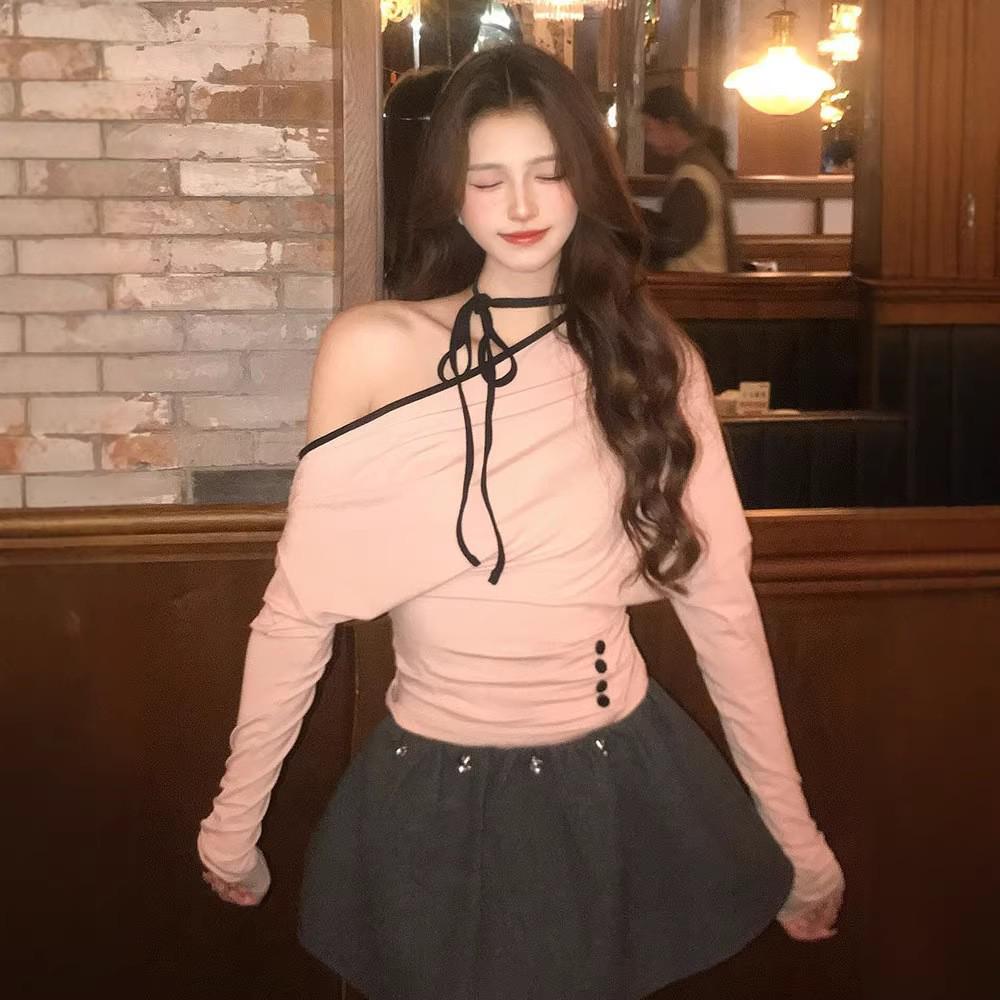 Korean Style Off-the-Shoulder Halter Neck Color Block Long Sleeve Top for Women - Autumn/Winter, Slimming, Sexy Cold Shoulder Design Extra Large рожевий
Korean Style Off-the-Shoulder Halter Neck Color Block Long Sleeve Top for Women - Autumn/Winter, Slimming, Sexy Cold Shoulder Design Extra Large рожевий