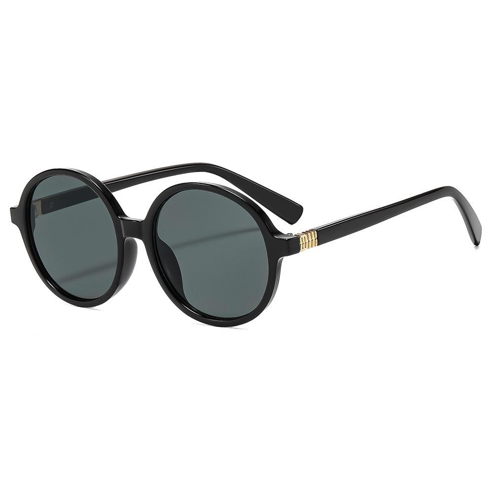 European and American fashion round frame sunglasses, large frame shows small face, new sunglasses for women s UV protection vacation
European and American fashion round frame sunglasses, large frame shows small face, new sunglasses for women s UV protection vacation