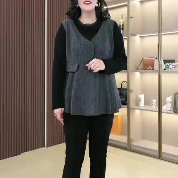 Trendy A-line Princess Shirt Top for Fall/Winter - Slimming Middle-Aged Women’s Fashion 4XL (160-200 lbs)
Trendy A-line Princess Shirt Top for Fall/Winter - Slimming Middle-Aged Women’s Fashion 4XL (160-200 lbs)