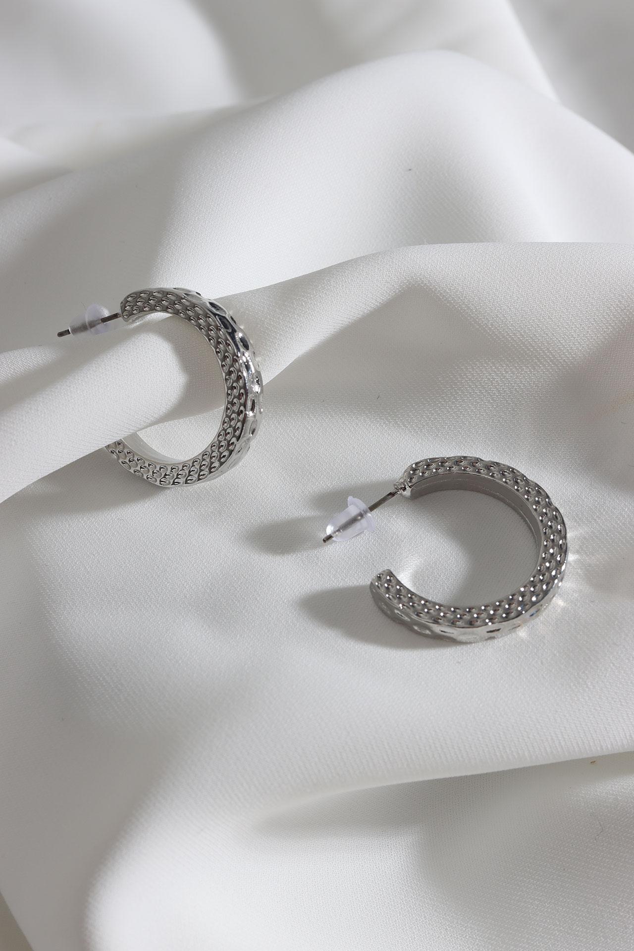 Винтажные серебряные серьги-кольца
Винтажные серебряные серьги-кольца