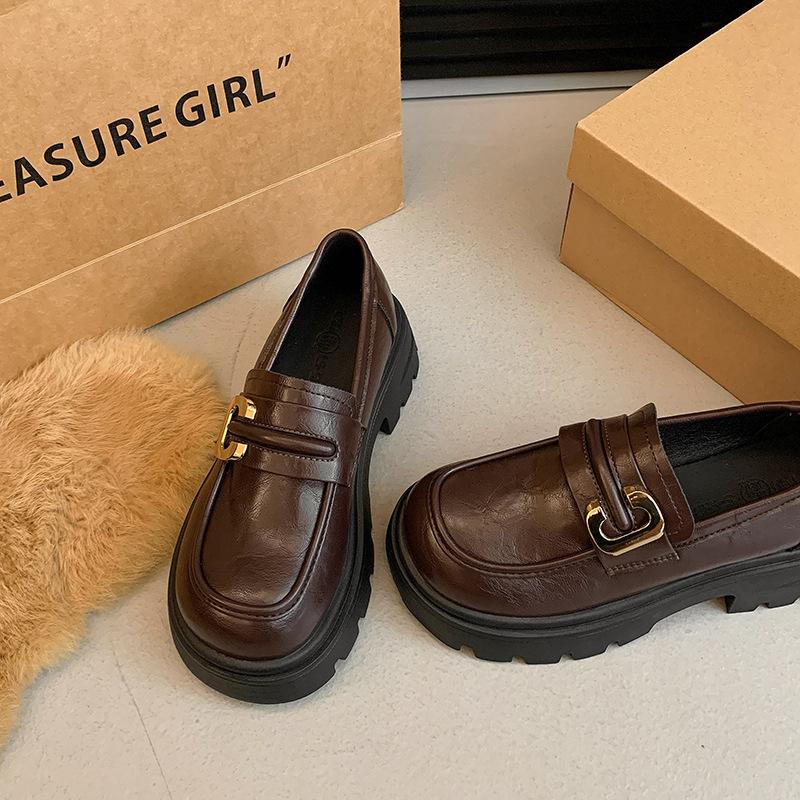Черные туфли на платформе из кожи женские, осень 2024 года, новые однопедальные мокасины в британском стиле, универсальные туфли в стиле ретро 40 темно-коричневого
Черные туфли на платформе из кожи женские, осень 2024 года, новые однопедальные мокасины в британском стиле, универсальные туфли в стиле ретро 40 темно-коричневого