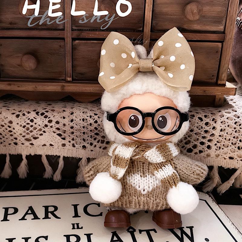 Labubu 4.0 Clothing Set: Sweater, Scarf & Shoes for 10cm Doll 4.0 doll clothing
Labubu 4.0 Clothing Set: Sweater, Scarf & Shoes for 10cm Doll 4.0 doll clothing