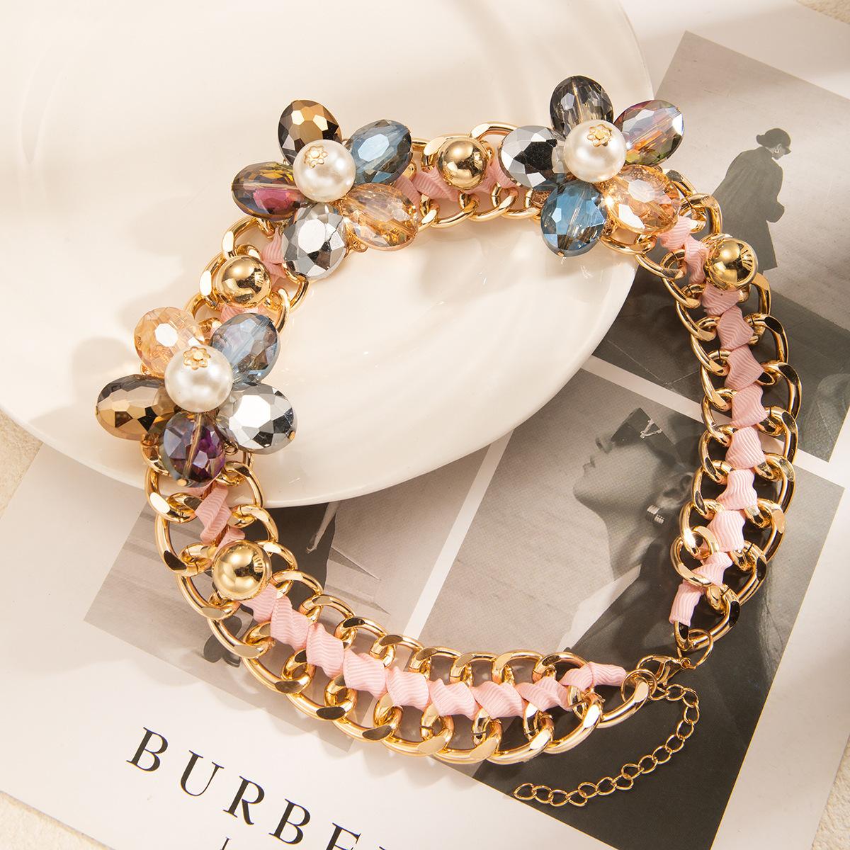 Fashion Exaggerated Personality Color Flower Necklace Light Luxury High Sense Necklace Retro Heavy Industry Pearl Collarbone Chain
Fashion Exaggerated Personality Color Flower Necklace Light Luxury High Sense Necklace Retro Heavy Industry Pearl Collarbone Chain
