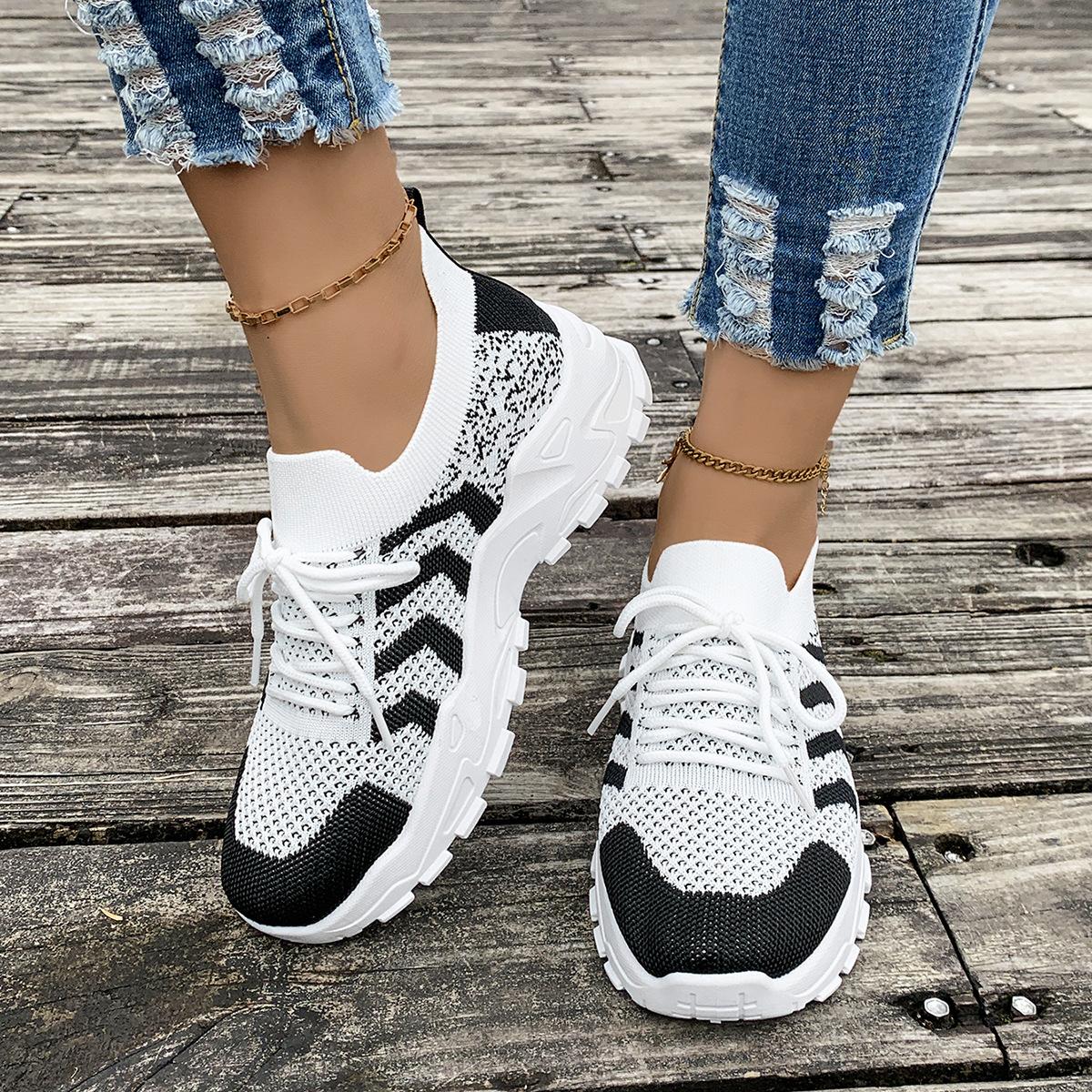 Весенне-летние женские сетчатые спортивные кроссовки на толстой подошве, легкие повседневные кроссовки для бега 38 чёрный
Весенне-летние женские сетчатые спортивные кроссовки на толстой подошве, легкие повседневные кроссовки для бега 38 чёрный