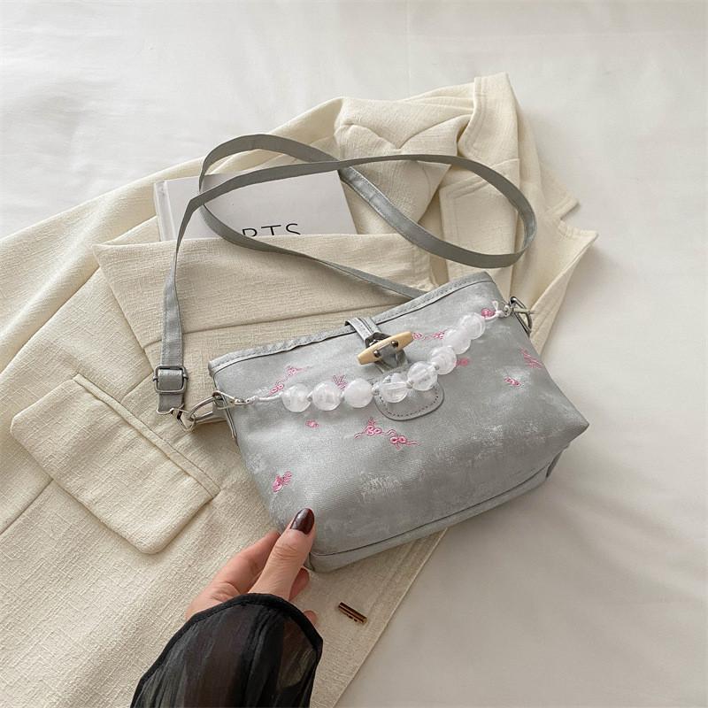 Trendy Black And Silver Pu Bucket Bag For Stylish Womens Everyday Fashion Needs срібний
Trendy Black And Silver Pu Bucket Bag For Stylish Womens Everyday Fashion Needs срібний