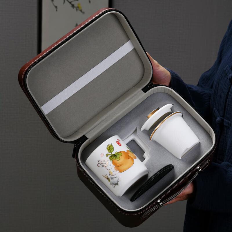 Mutton Fat Jade White Porcelain Tea Infuser Mug
Mutton Fat Jade White Porcelain Tea Infuser Mug