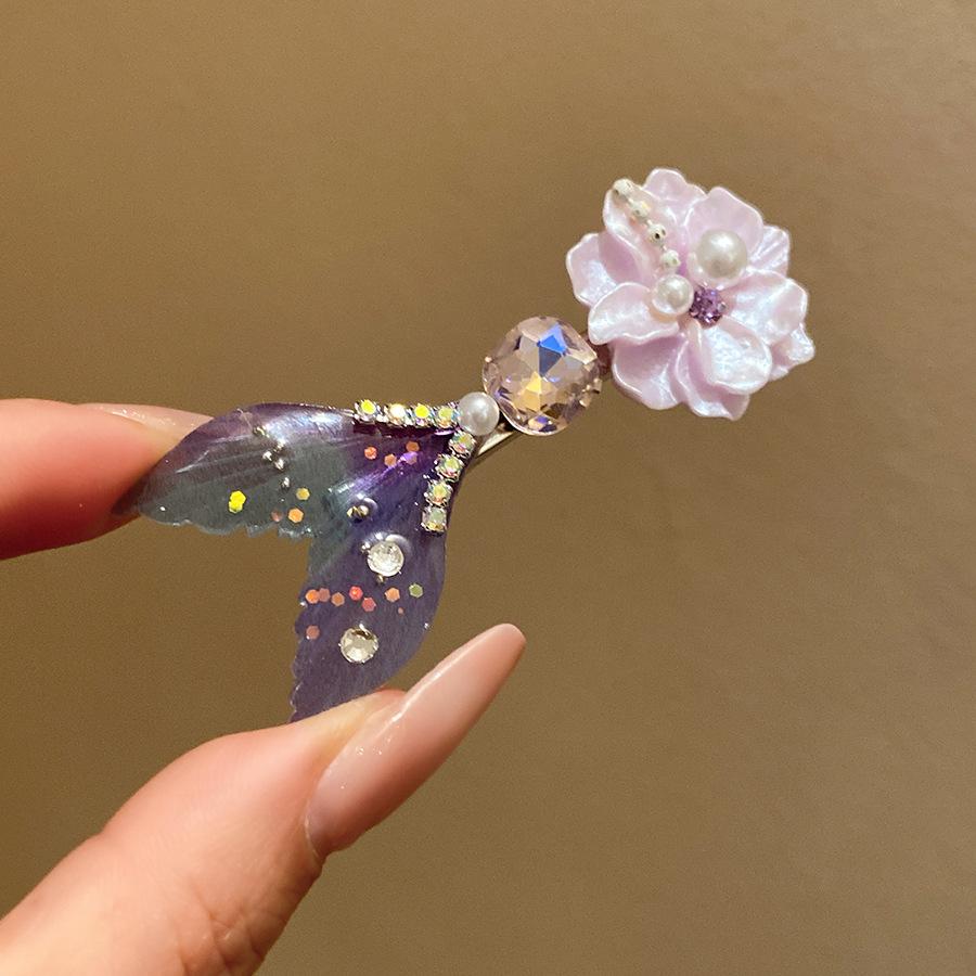 2026 New Sweet Dreamy Shiny Fish Tail Hair Clips Girls Cute Pearl Flower Duckbill Clips Elegant Exquisite Hair Accessories Gifts фіолетовий
2026 New Sweet Dreamy Shiny Fish Tail Hair Clips Girls Cute Pearl Flower Duckbill Clips Elegant Exquisite Hair Accessories Gifts фіолетовий