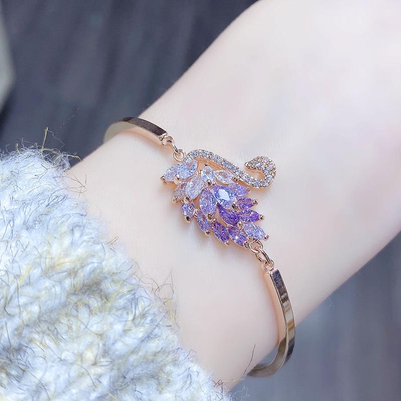 Браслет со Swan Zircon с градиентом - Японский корейский стиль Mori, украшение для темперамента ярко-розовый/золотой
Браслет со Swan Zircon с градиентом - Японский корейский стиль Mori, украшение для темперамента ярко-розовый/золотой