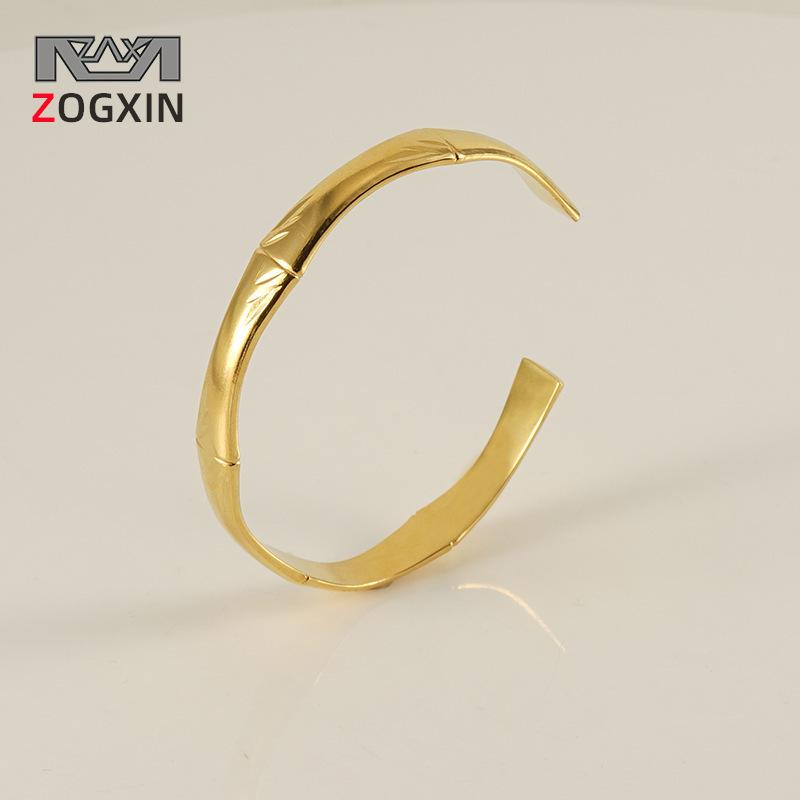 European & American Fashion Stainless Steel C-Shaped 18K Gold Adjustable Open Bangle for Women
European & American Fashion Stainless Steel C-Shaped 18K Gold Adjustable Open Bangle for Women