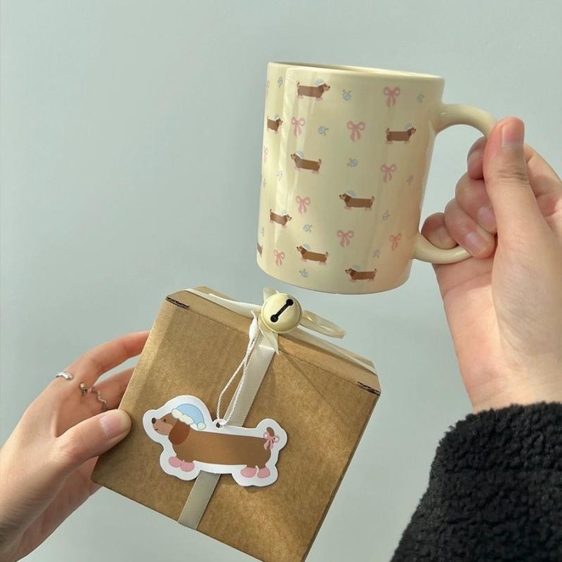 340Ml Korean Style Cute Dachshund Pattern Ceramic Mug With Handle Coffee Cup Oatmeal Breakfast Mug Kitchen Drinkware
340Ml Korean Style Cute Dachshund Pattern Ceramic Mug With Handle Coffee Cup Oatmeal Breakfast Mug Kitchen Drinkware