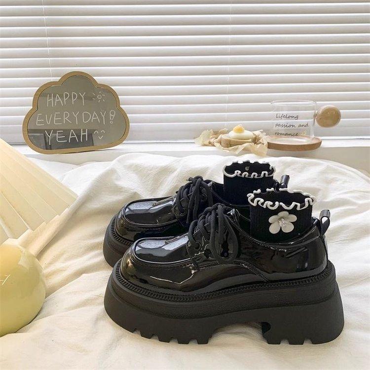 Женские туфли из кожи на платформе, увеличивающие рост, осень 2024 г., новые универсальные туфли в ретро-британском стиле с круглым носком, на шнуровке, с юбкой 40
Женские туфли из кожи на платформе, увеличивающие рост, осень 2024 г., новые универсальные туфли в ретро-британском стиле с круглым носком, на шнуровке, с юбкой 40