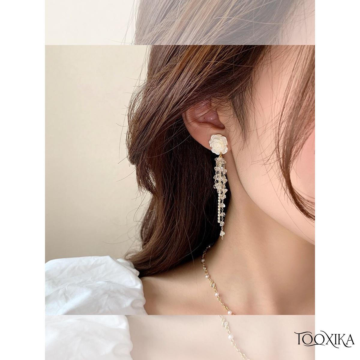 Длинные темпераментные высококачественные серьги Tooxika с кисточками камелии для женщин, зажим для ушей в виде противомоскитной спирали
Длинные темпераментные высококачественные серьги Tooxika с кисточками камелии для женщин, зажим для ушей в виде противомоскитной спирали