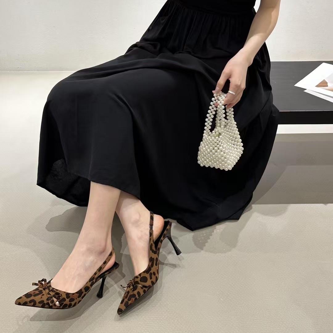 Small bow high heels bag head sandals women s new outer wear with skirt single shoes 39 цветной печати леопарда
Small bow high heels bag head sandals women s new outer wear with skirt single shoes 39 цветной печати леопарда