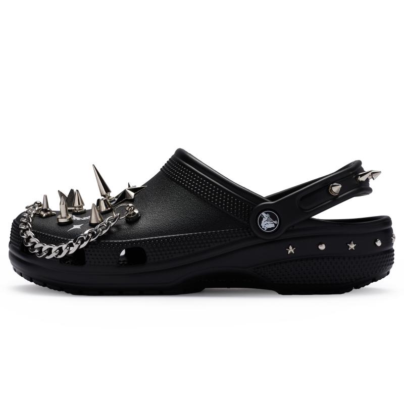 Crocs Классические клоги 811 панк дикий хип-хоп черный самурай декоративная пряжка ручная роспись аэрозольная краска дырки обувь унисекс черный 36-37
Crocs Классические клоги 811 панк дикий хип-хоп черный самурай декоративная пряжка ручная роспись аэрозольная краска дырки обувь унисекс черный 36-37