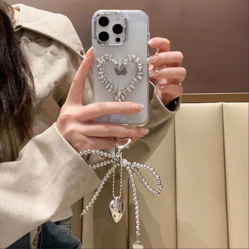 Luxury Rhinestone Heart Pendant Phone Case for iPhone 15/14/16 Pro Max/17 Air 14 Pro прозрачный
Luxury Rhinestone Heart Pendant Phone Case for iPhone 15/14/16 Pro Max/17 Air 14 Pro прозрачный