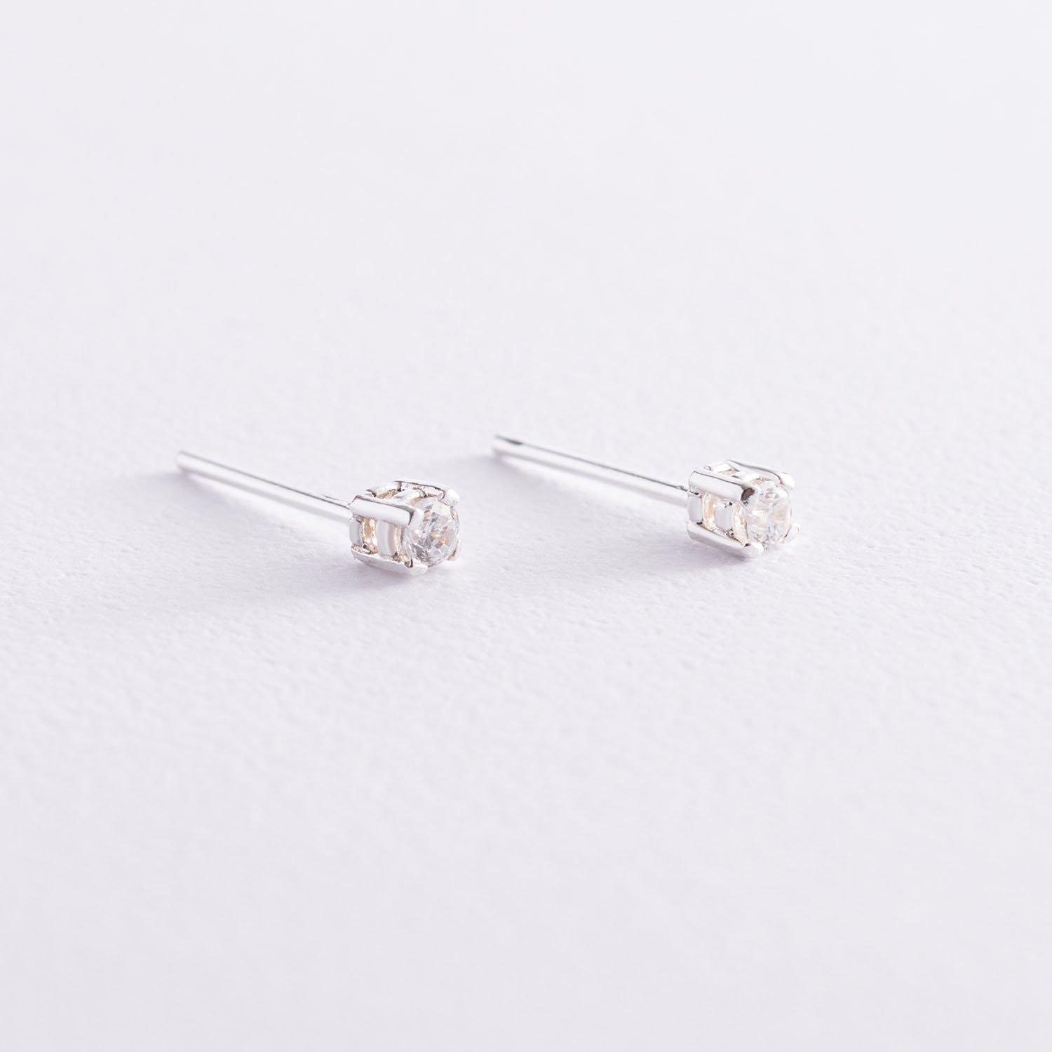 Срібні сережки-гвоздики з фіанітами Oniks 0.3 x 0.3 cm срібний
Срібні сережки-гвоздики з фіанітами Oniks 0.3 x 0.3 cm срібний