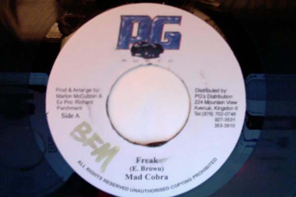7inch Record MAD COBRA / GENERAL B - Freak / Thank You NONE PG Music Jamaica Reggae, Ska & Dub Used
7inch Record MAD COBRA / GENERAL B - Freak / Thank You NONE PG Music Jamaica Reggae, Ska & Dub Used