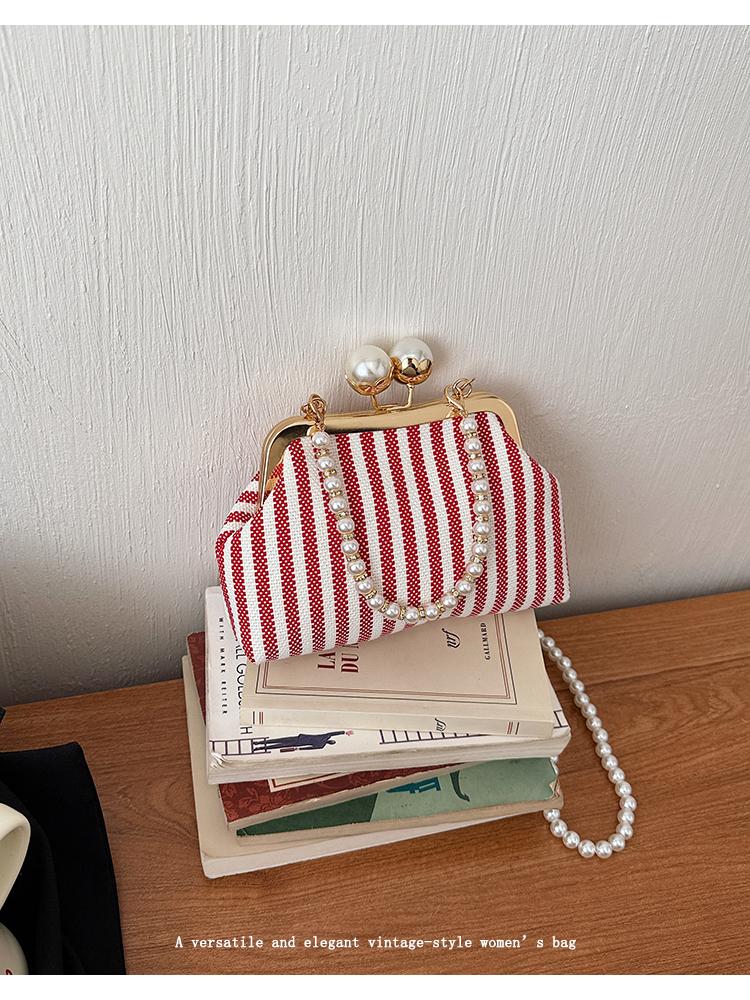 Fashion Vintage Striped Kiss Lock Pearl Chain Mini Handbag Retro Canvas Women s Crossbody Bags Hot Sale Available Shoulder Bags червоний
Fashion Vintage Striped Kiss Lock Pearl Chain Mini Handbag Retro Canvas Women s Crossbody Bags Hot Sale Available Shoulder Bags червоний