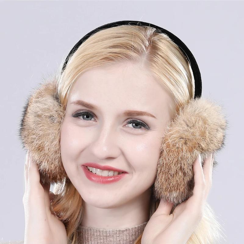 Новые Модные Трендовые Зимние Женские Зимние Теплые Наушники из Натурального Кроличьего Меха Россия Девушки Наушники из Натурального Меха
Новые Модные Трендовые Зимние Женские Зимние Теплые Наушники из Натурального Кроличьего Меха Россия Девушки Наушники из Натурального Меха