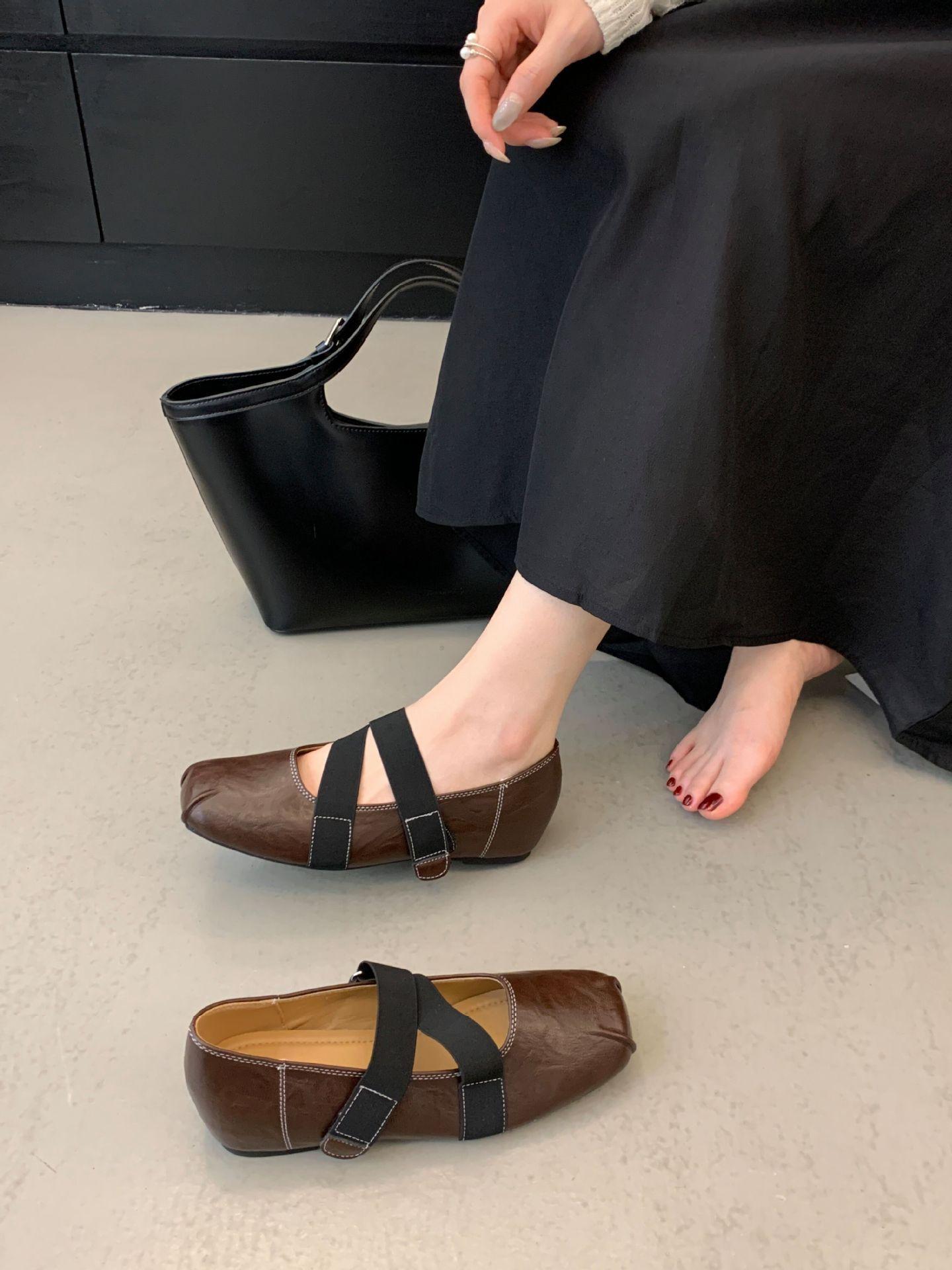 2025 fashion niche square head cross strap ballet shoes literary retro flat single shoes women s Mary Jane grandma shoes 39
2025 fashion niche square head cross strap ballet shoes literary retro flat single shoes women s Mary Jane grandma shoes 39