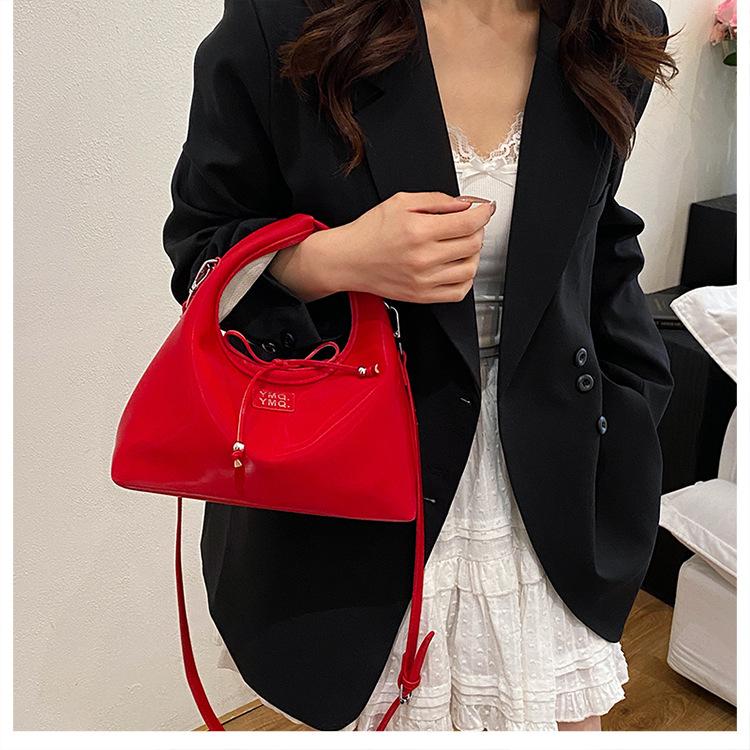 Niche bag women s 2025 spring and summer new fashion messenger bag high-end casual portable dumpling bag червоний
Niche bag women s 2025 spring and summer new fashion messenger bag high-end casual portable dumpling bag червоний