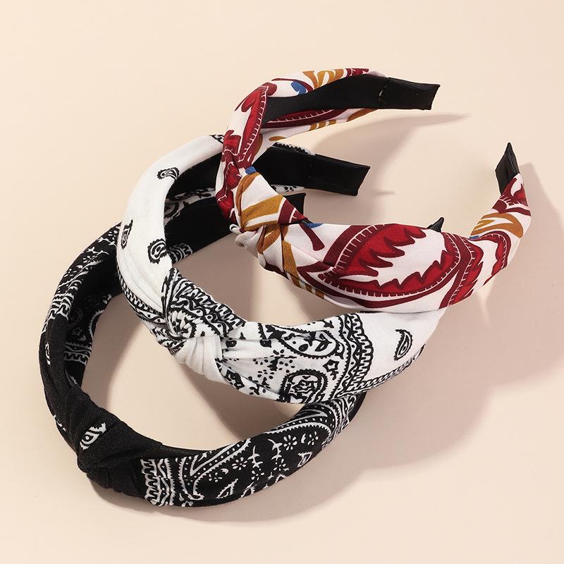 JMXD- Elegant retro · Baroque cashew pattern fabric headband, ethnic blend design, yoga and dance dual-purpose cross-style women s headdress
JMXD- Elegant retro · Baroque cashew pattern fabric headband, ethnic blend design, yoga and dance dual-purpose cross-style women s headdress