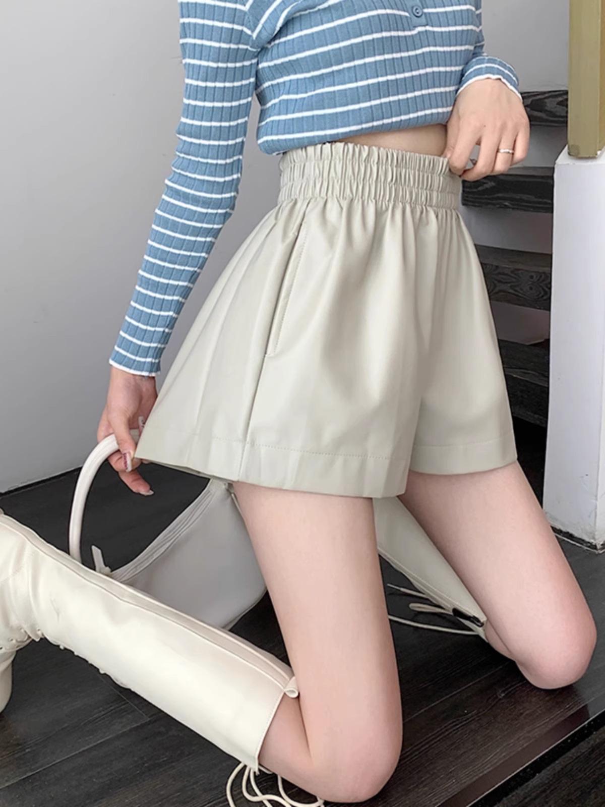 Women s High Waist PU Leather Wide Leg Shorts - Slimming, Loose, Casual Boot Pants for Autumn/Winter 2023. XL
Women s High Waist PU Leather Wide Leg Shorts - Slimming, Loose, Casual Boot Pants for Autumn/Winter 2023. XL