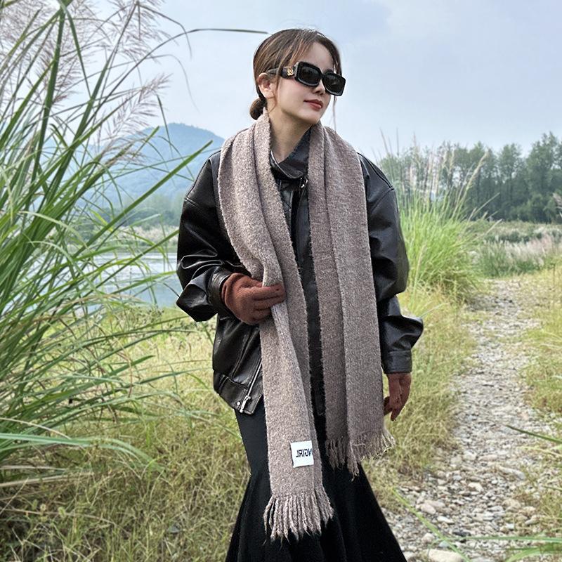 Autumn and winter new fashion atmosphere scarf women s warm versatile simple high-end fringed wool scarf 30*170cm бежевий
Autumn and winter new fashion atmosphere scarf women s warm versatile simple high-end fringed wool scarf 30*170cm бежевий
