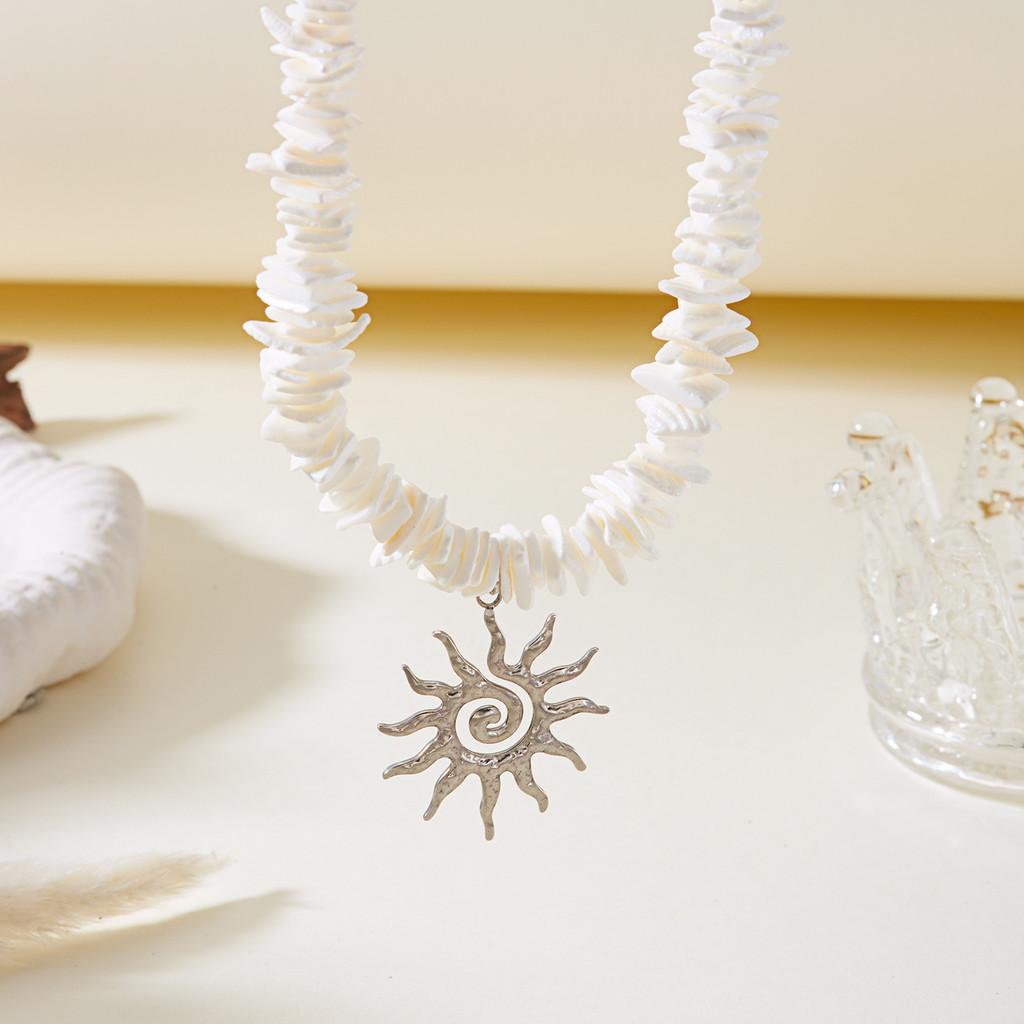 Vintage Sunflower Necklace For Women With Geometric Alloy Pendant For Casual Wear White
Vintage Sunflower Necklace For Women With Geometric Alloy Pendant For Casual Wear White
